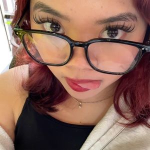 Meet your Posher, Mia